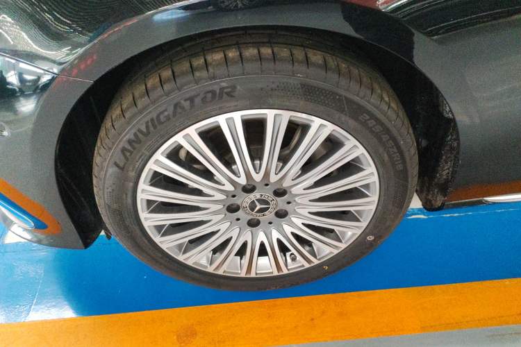 Used Mercedes-Benz E-Class 2022 Second Facelift E 300 L Fashion Edition
