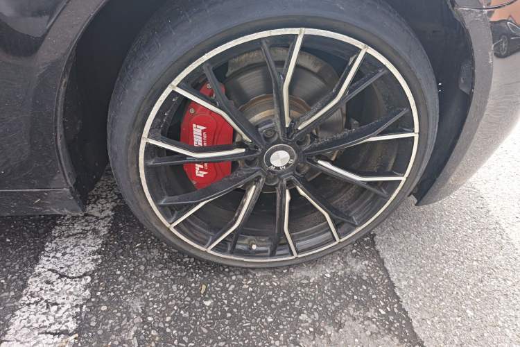 Used BMW 5 Series 2014 525Li Leading Model
