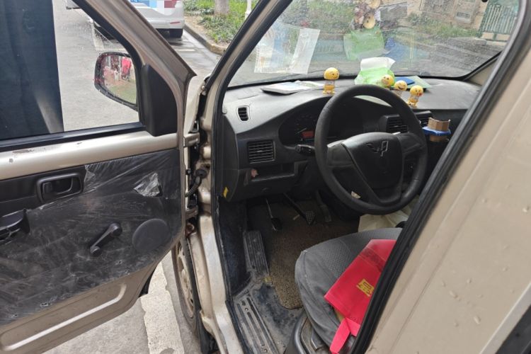 Used Wuling Rongguang 2014 1.2L S Base Model Driver Seat