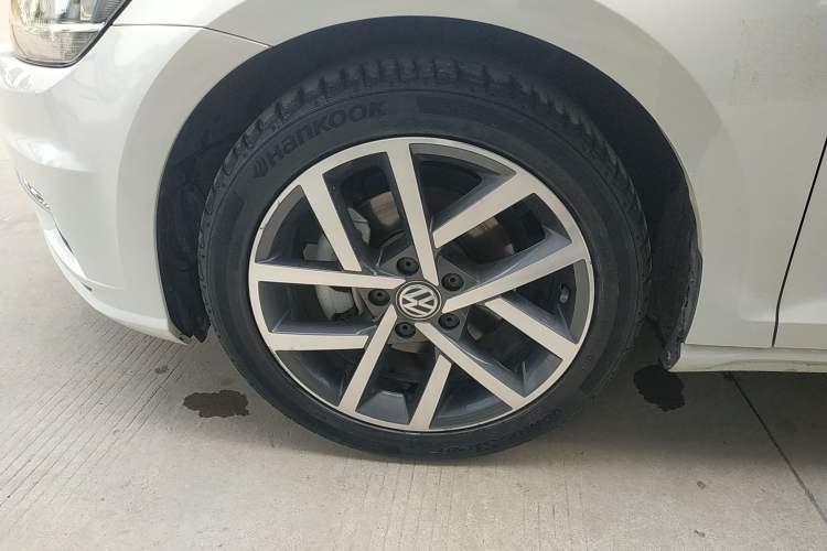 Used Volkswagen Golf 2020 200TSI DSG Comfortable and Ambitious Edition Left Front Wheel Hub