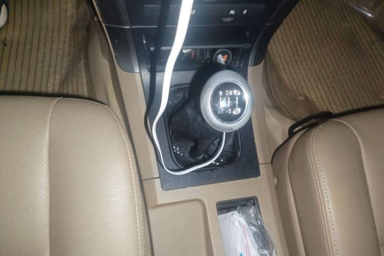 Used Haval H5 Classic 2012 European-style 2.0L Two-Wheel Drive Elite Model Gear Lever