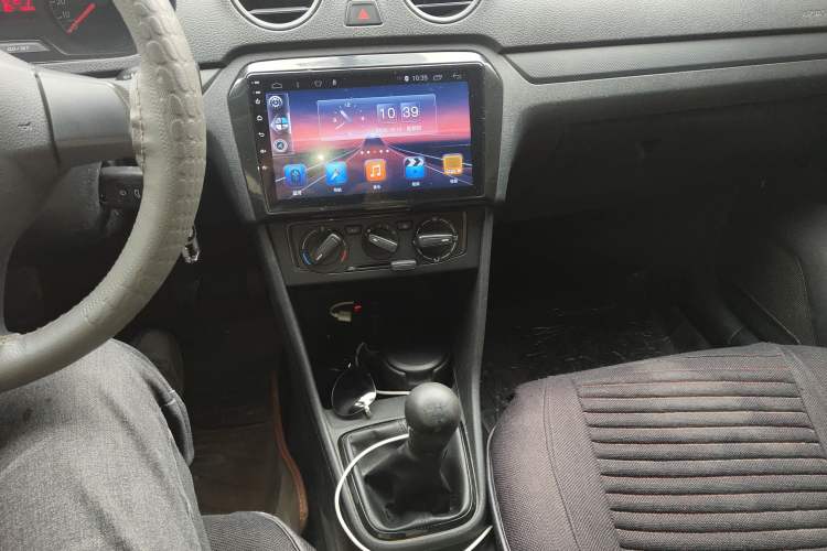 Used Volkswagen Jetta 2015 Zhuihui Edition 1.4L Manual Fashion Model Audio And AC Panel