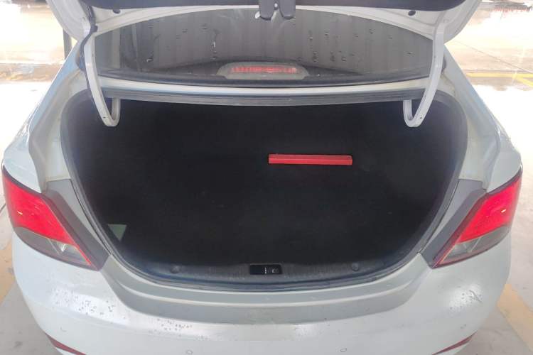 Used Hyundai Verna (older generation) 2016 1.4L Manual Smart GLS Trim
