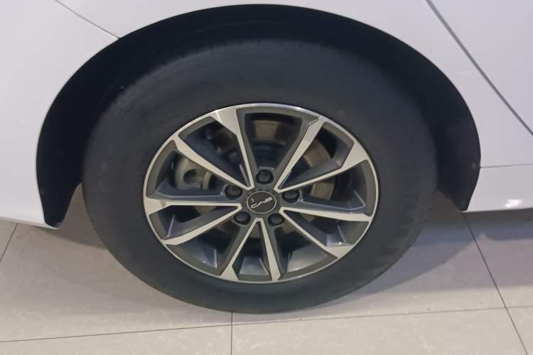 Used BYD Destroyer 05 2023 Champion Edition DM-i 55KM Luxury Model Right Rear Wheel Hub