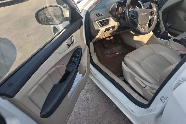 Used Chery Arrizo 7 2015 1.6L Manual ZhiXiang Edition Driver Seat