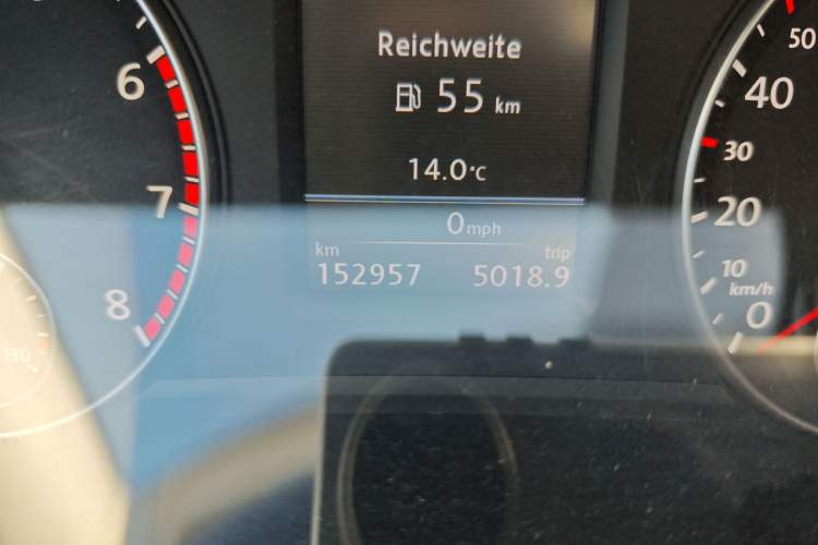 Used Volkswagen Passat 2013 1.8TSI DSG Prestige Edition Odometer Close Up