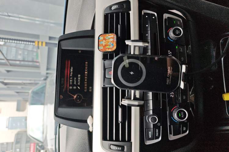 Used BMW 3 Series 2016 320Li Ambition Model Audio And AC Panel