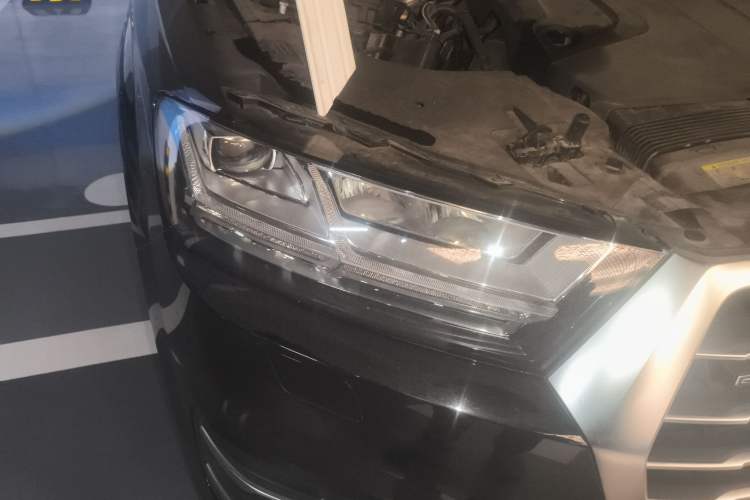 Used Audi Q7 2018 40 TFSI Comfort Model