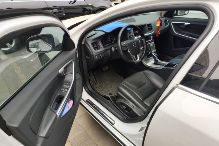 Used Volvo S60 2018 S60L T3 Smart Progress Edition
