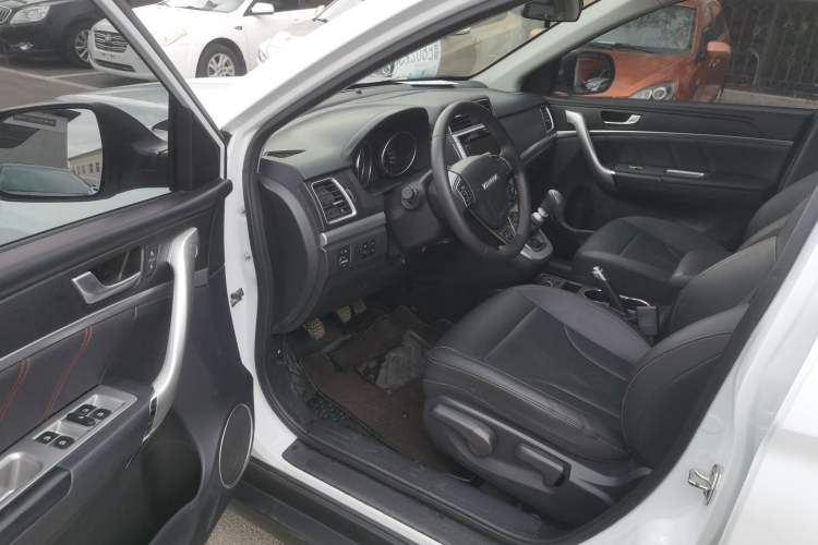 Used Haval M6 2019 1.5T Manual Two-Wheel Drive Elite Version China VI Standard Driver Seat