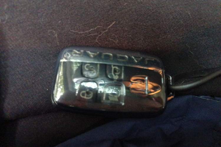 Used Land Rover Discovery 2012 3.0 SDV6 HSE Diesel Version Vehicle Key