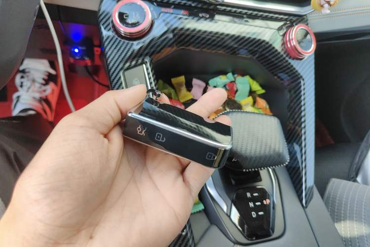 Used Lynk & Co 06 EM-P 2022 PHEV 84 km Range Pro Version