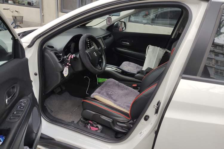 Used Everus VE-1 2021 Travel Edition Driver Seat