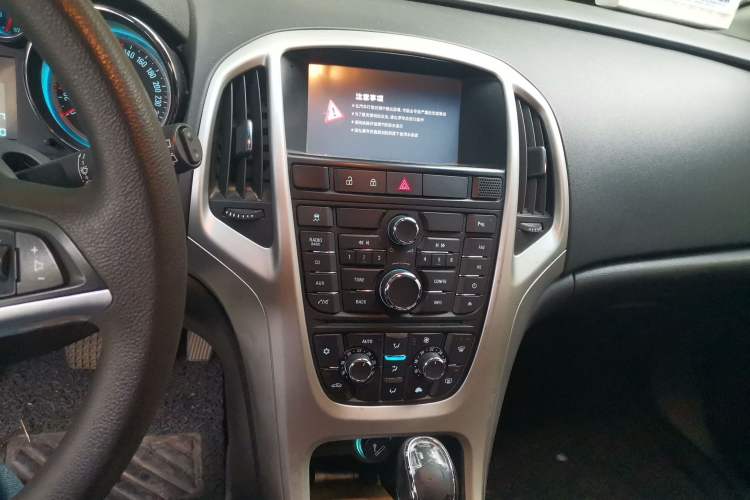 Used Buick GT 2012 XT 1.6T Fashion Sport Edition Audio And AC Panel