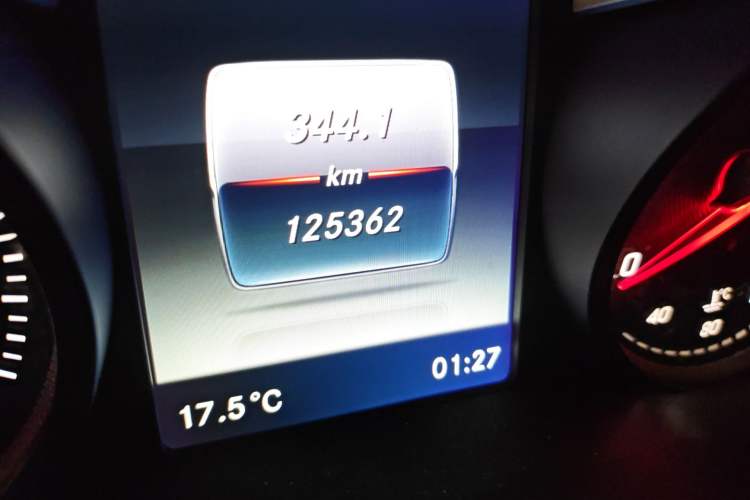 Used Mercedes-Benz GLC 2017 GLC 260 4MATIC Luxury Model
