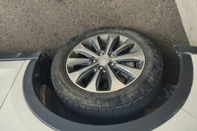 Used Changan Lingxuan 2017 1.6L Manual Happiness Edition
