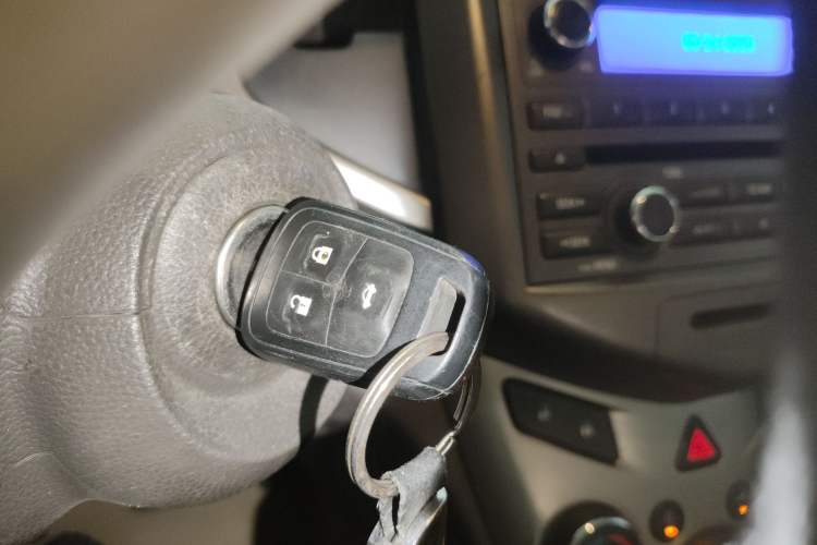 Used Chevrolet Aveo Sonic 2011 Sedan 1.4L MT SL