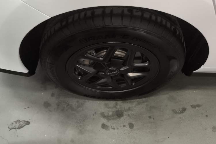 Used BYD Seal 05 DM-i 2025 DM-i Smart Drive 55KM Luxury Model Right Rear Wheel Hub