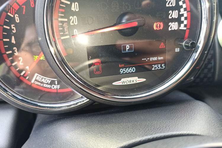 Used MINI JCW 2017 2.0T JOHN COOPER WORKS Odometer Close Up