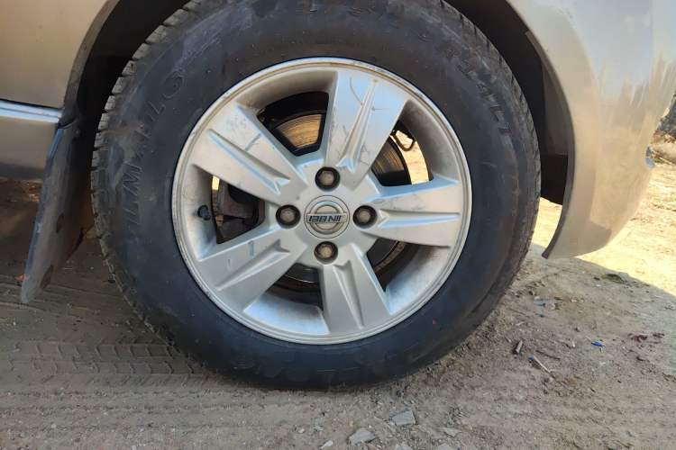 Used Jinbei New Hiace X30L 2016 1.5L Business Edition Van DLCG14 Right Front Wheel Hub