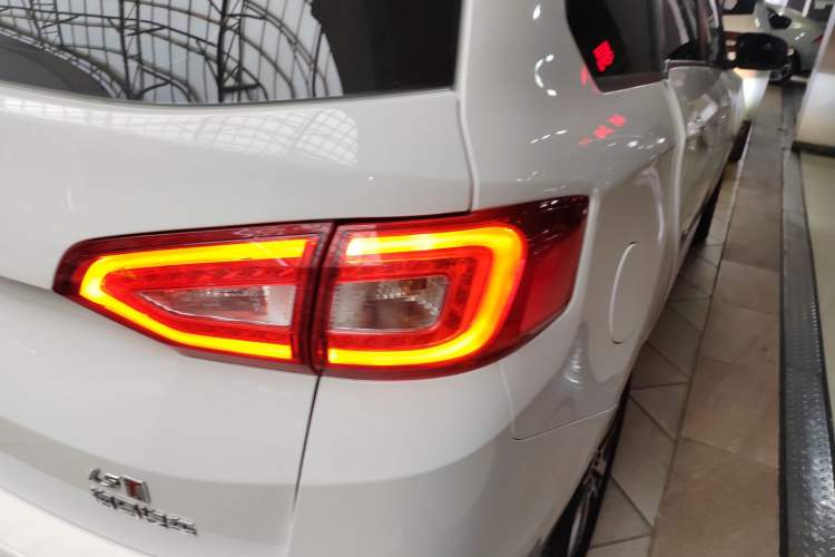 Used Haima V70 2016 1.5T Automatic Comfort Plus 7-Seater
