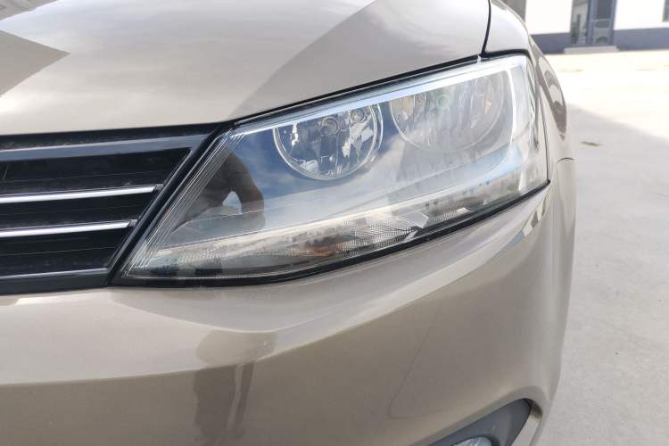 Used Volkswagen Sagitar 2014 Revised Version 1.6L Manual Comfort Edition
