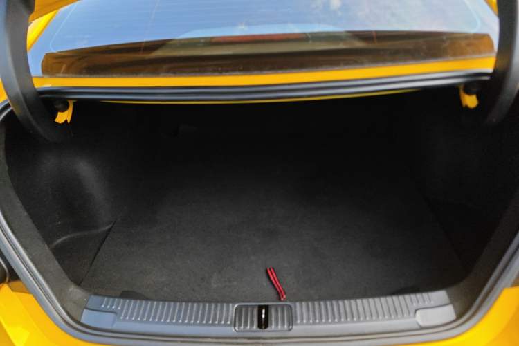 Used MG 5 2021 180 DVVT CVT Youth Luxury Edition
