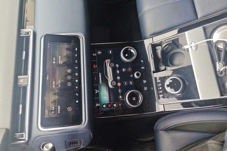 Used Land Rover Range Velar 2018 P380 S Audio And AC Panel