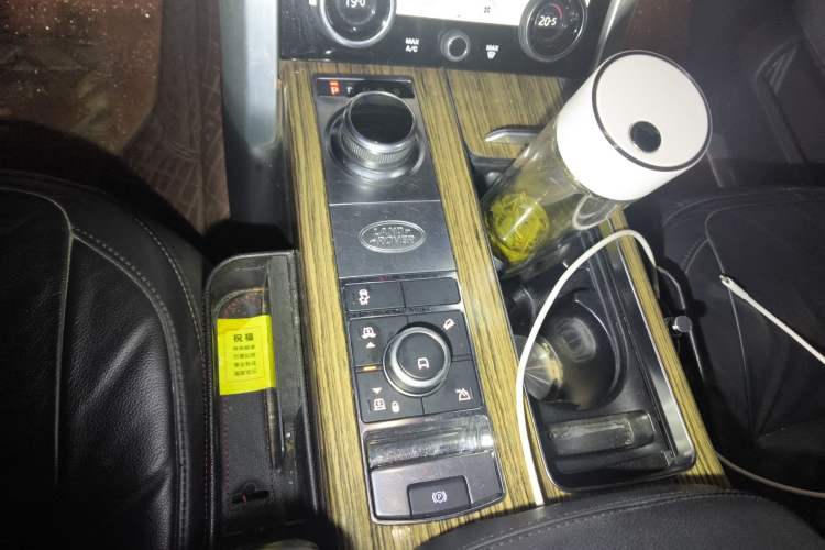 Used Land Rover Range 2019 3.0 SC V6 Grand Edition Gear Lever