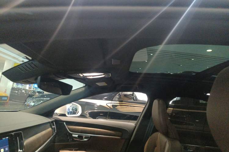 Used Volvo S90 2022 B5 Zhiyuan Luxury Edition
