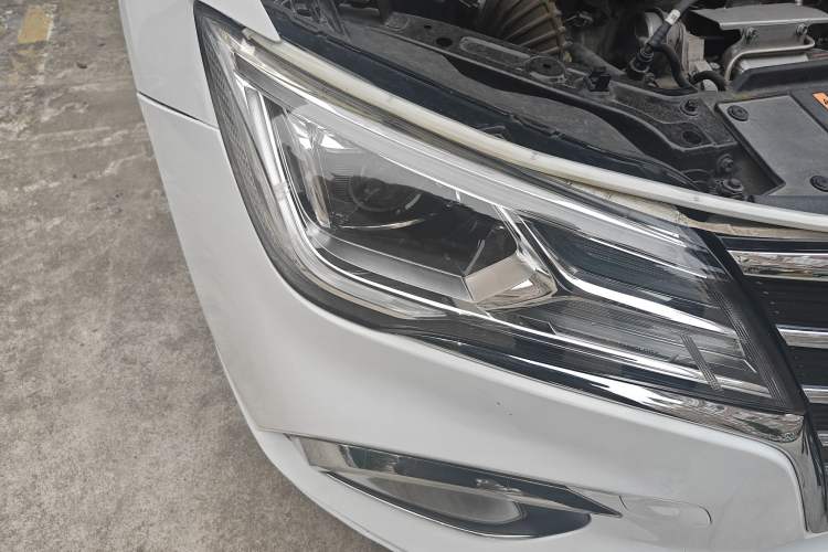 Used Roewe i5 2019 20T Automatic 4G Connected Supercharged Flagship Edition
