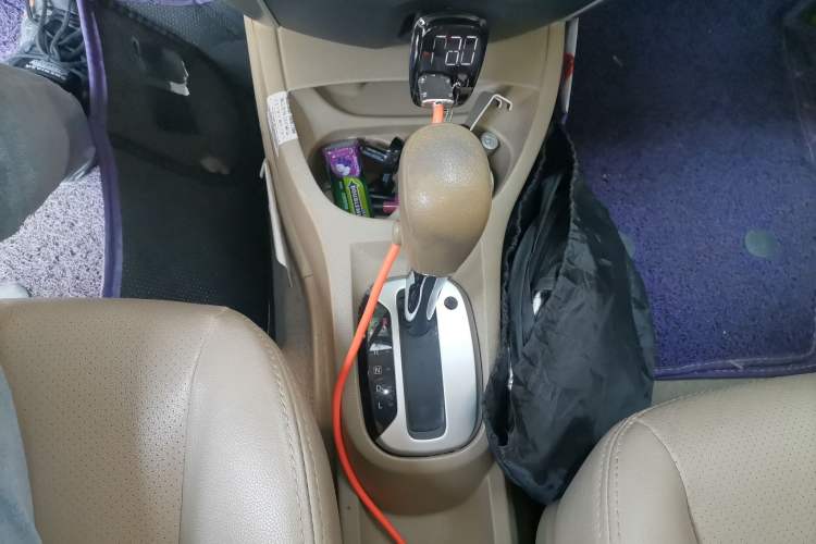 Used Nissan Livina 2013 1.6XE CVT Comfort Edition Gear Lever