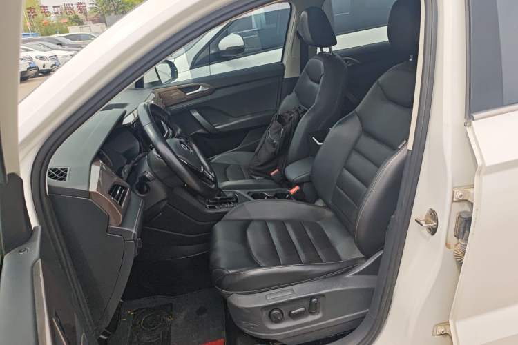 Used Volkswagen Tharu 2020 280TSI Two-Wheel Drive Luxury Plus Version China VI Standard Left Front Seat