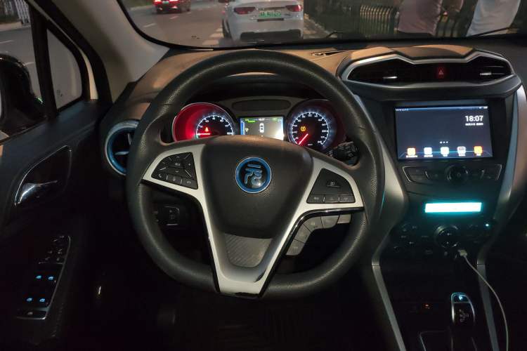 Used BYD Yuan New Energy 2018 EV360 Smart Connect Cool Edition Steering Wheel