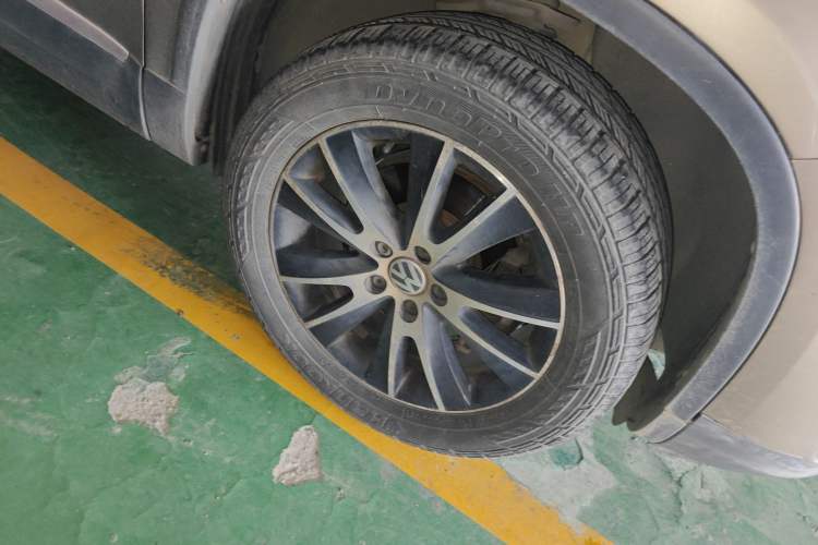 Used Volkswagen Tiguan 2015 1.8TSI Automatic Two-Wheel Drive Luxury Model Right Front Wheel Hub