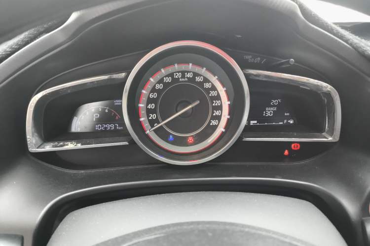 Used Mazda 3 Axela 2014 Sedan 1.5L Automatic Luxury Model