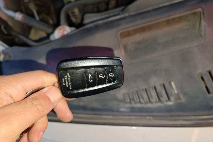 Used Toyota Camry 2018 2.5G Luxury Edition Vehicle Key