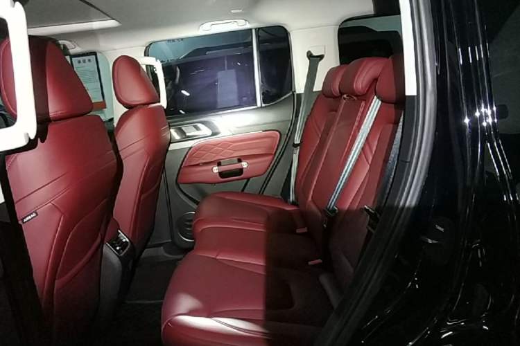 Used Tank 300 2025 2.0T Challenger