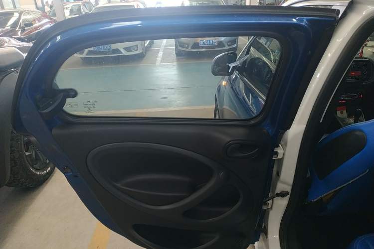 Used smart forfour 2016 1.0L 52 kW Dynamic Edition
