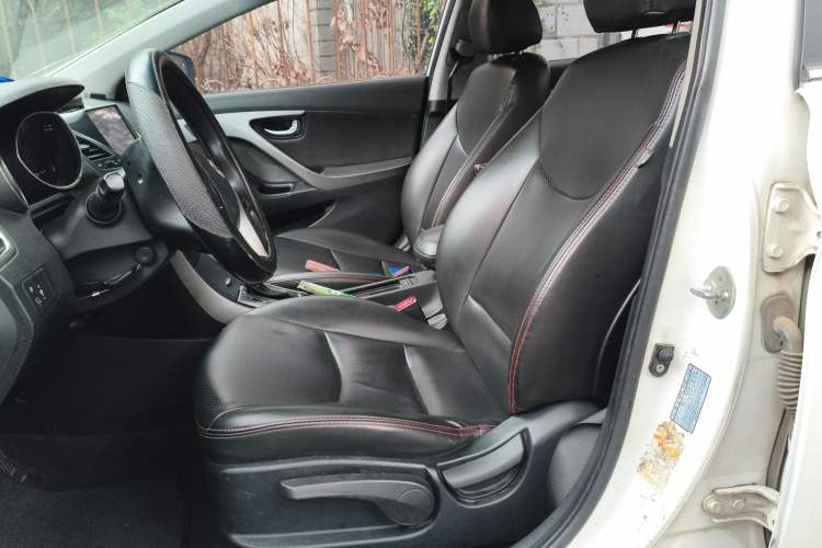 Used Hyundai Elantra (5th Generation / Langdong) 2015 1.6L Automatic Leading Model