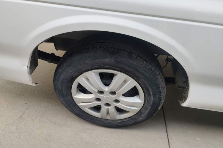 Used FORTHING Lingzhi 2022 Striving Version M5L 1.6L Base Model 7 Seats
