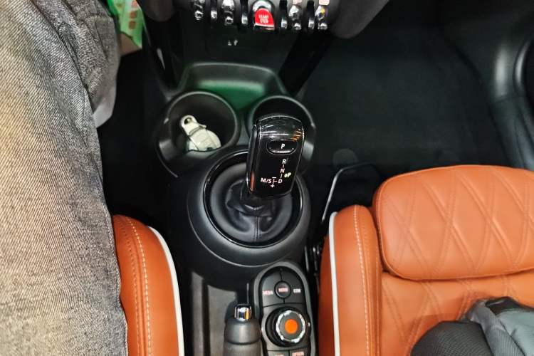 Used MINI MINI 2018 1.5T COOPER CABRIO Artist