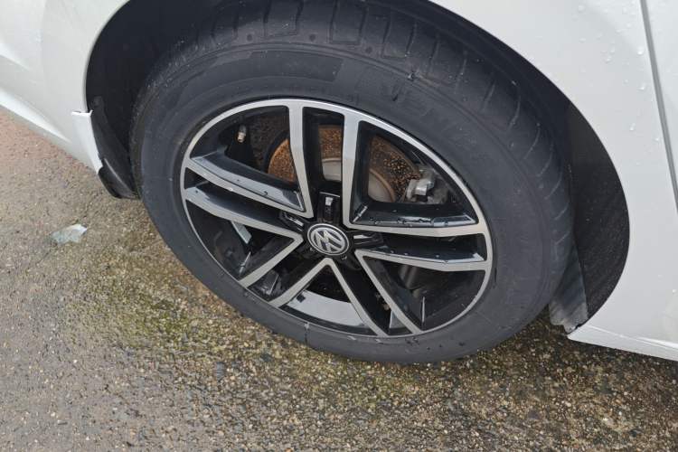 Used Volkswagen Lamando 2019 280TSI DSG Comfort Edition China VI standard Right Rear Wheel Hub