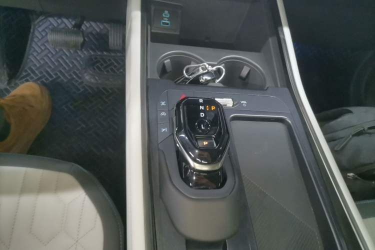 Used Ford Edge 2023 Ford Explorer L 2.0T EcoBoost Two-Wheel Drive 7-Seater Luxury Model