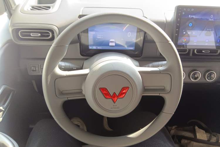 Used Wuling Zhiguang New Energy 2025 Model 305km Ambitious Edition