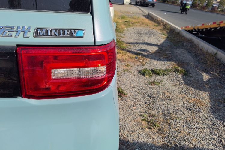 Used Wuling Hongguang MINIEV 2021 Macaron Sandwich Model 120 km Lithium Iron Phosphate Right Rear Taillight
