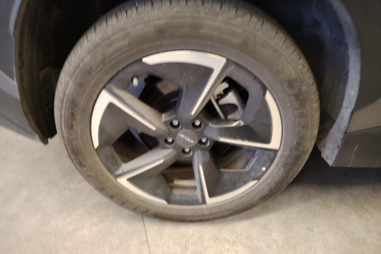 Used JETOUR Dashing 2025 1.5TD DCT Flagship Edition Right Rear Wheel Hub