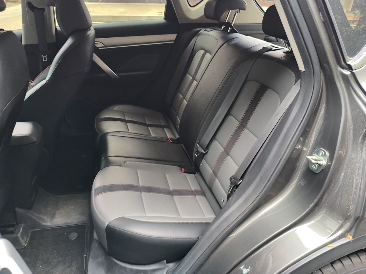 Geely Auto Coolray 2023 1.4T Manual Gold Edition — снимка 17
