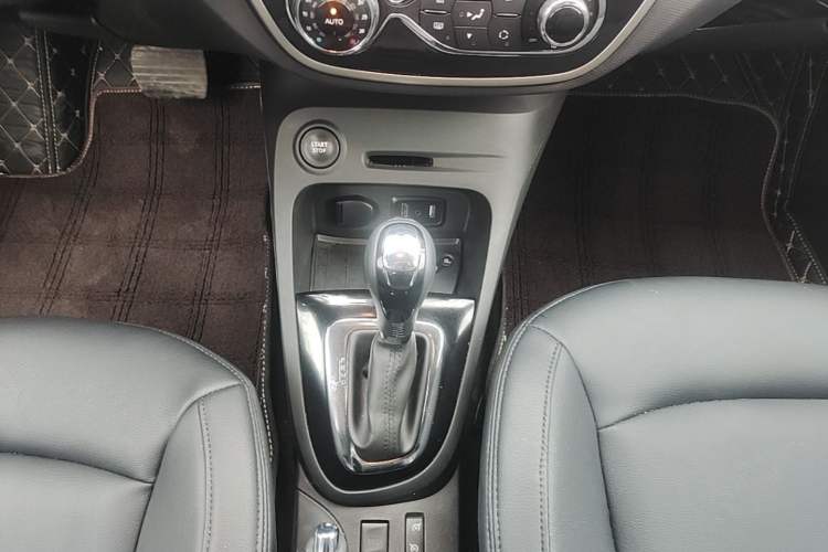 Used Renault Captur 2015 1.2T Automatic Comfort Edition
