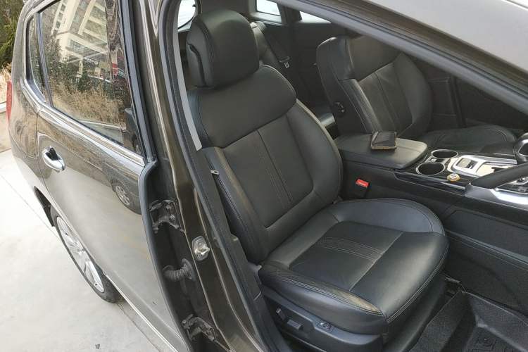 Used Peugeot 3008 2015 2.0L Automatic Trend Edition
